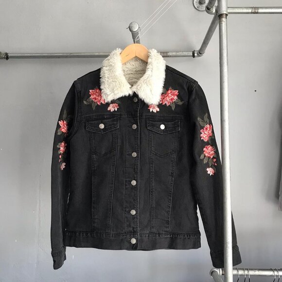 Pacsun black denim jacket (fur lined and rose embroidered) - Picture 1 of 1